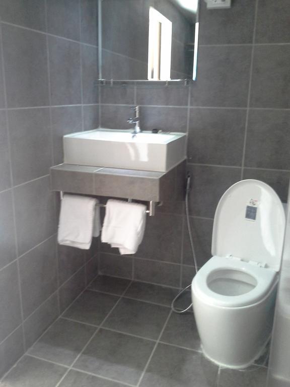Thongtha Residence - Suvarnabhumi Airport Bangkok Room photo